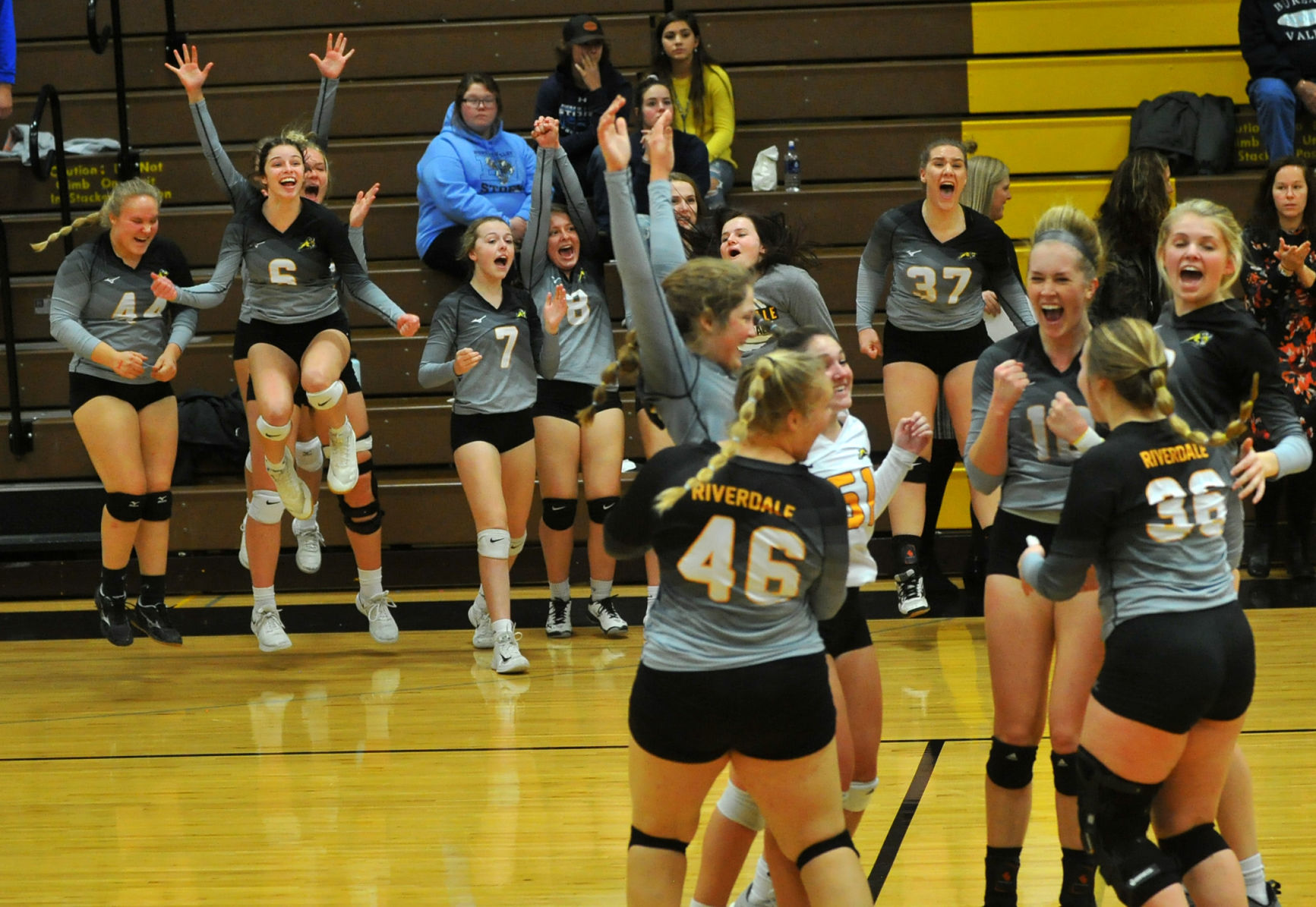 Riverdale vs Bureau Valley Class 2A regional final volleyball.
